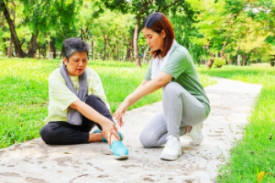 Differences Between Ankle Sprains and Strains